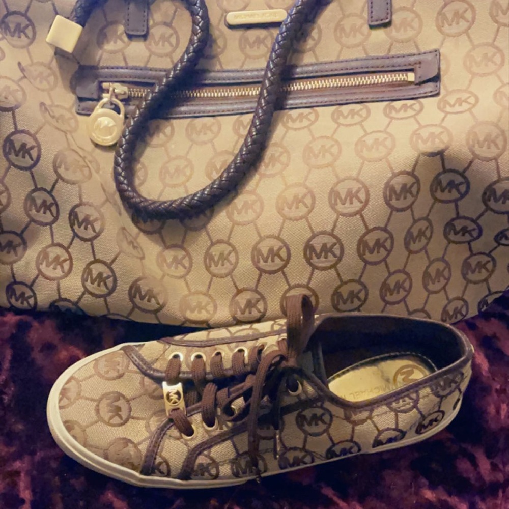 Mk brown and tan shoe/purse set